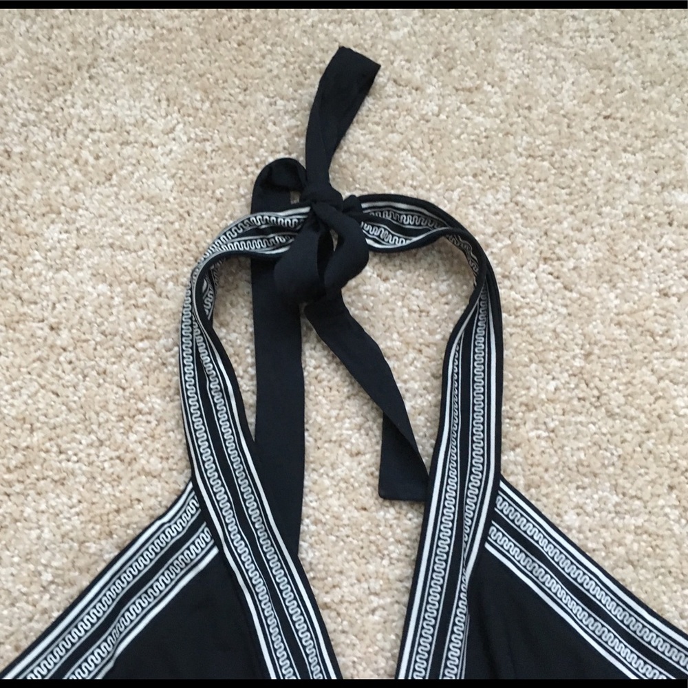 💕HP💕 EUC BCBG halter neck dress - Picture 3 of 6